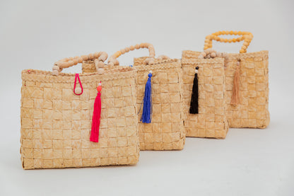 Exclusive handmade Straw Bag with natural chain holder- made in the northeast of Brazil