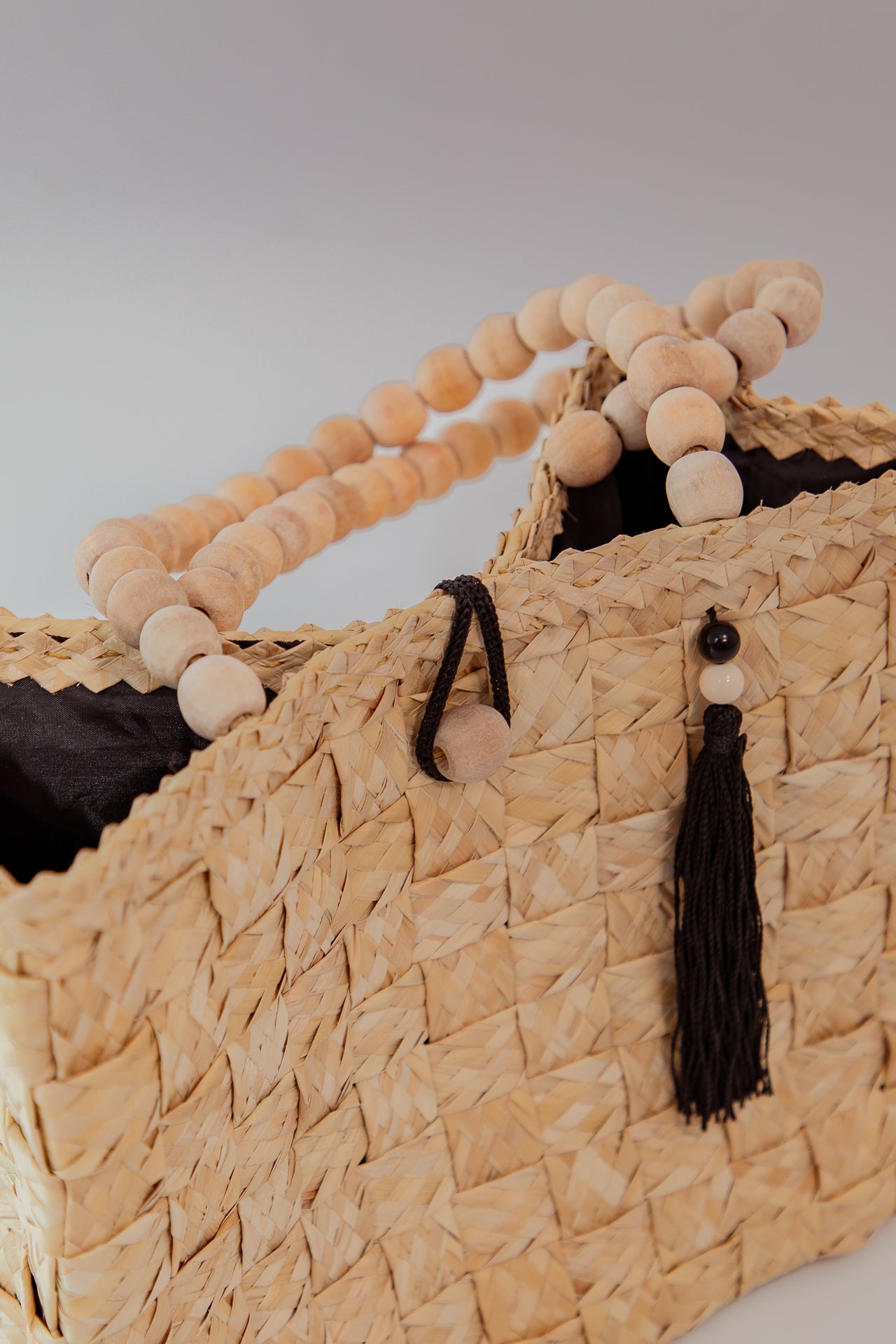 Exclusive handmade Straw Bag with natural chain holder- made in the northeast of Brazil