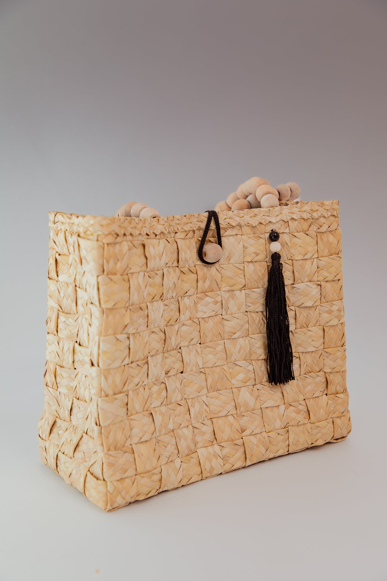 Exclusive handmade Straw Bag with natural chain holder- made in the northeast of Brazil