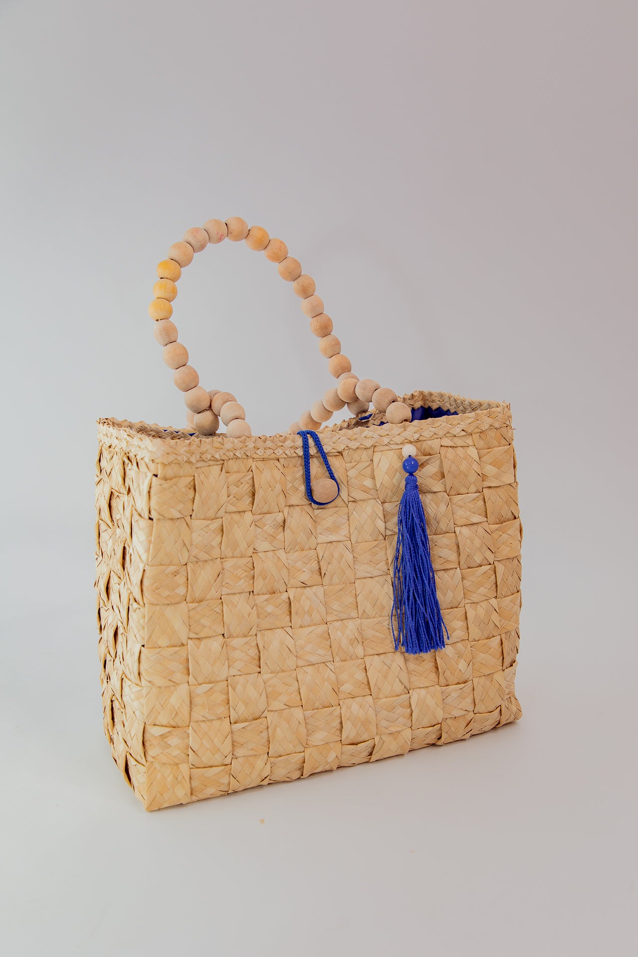 Exclusive handmade Straw Bag with natural chain holder- made in the northeast of Brazil